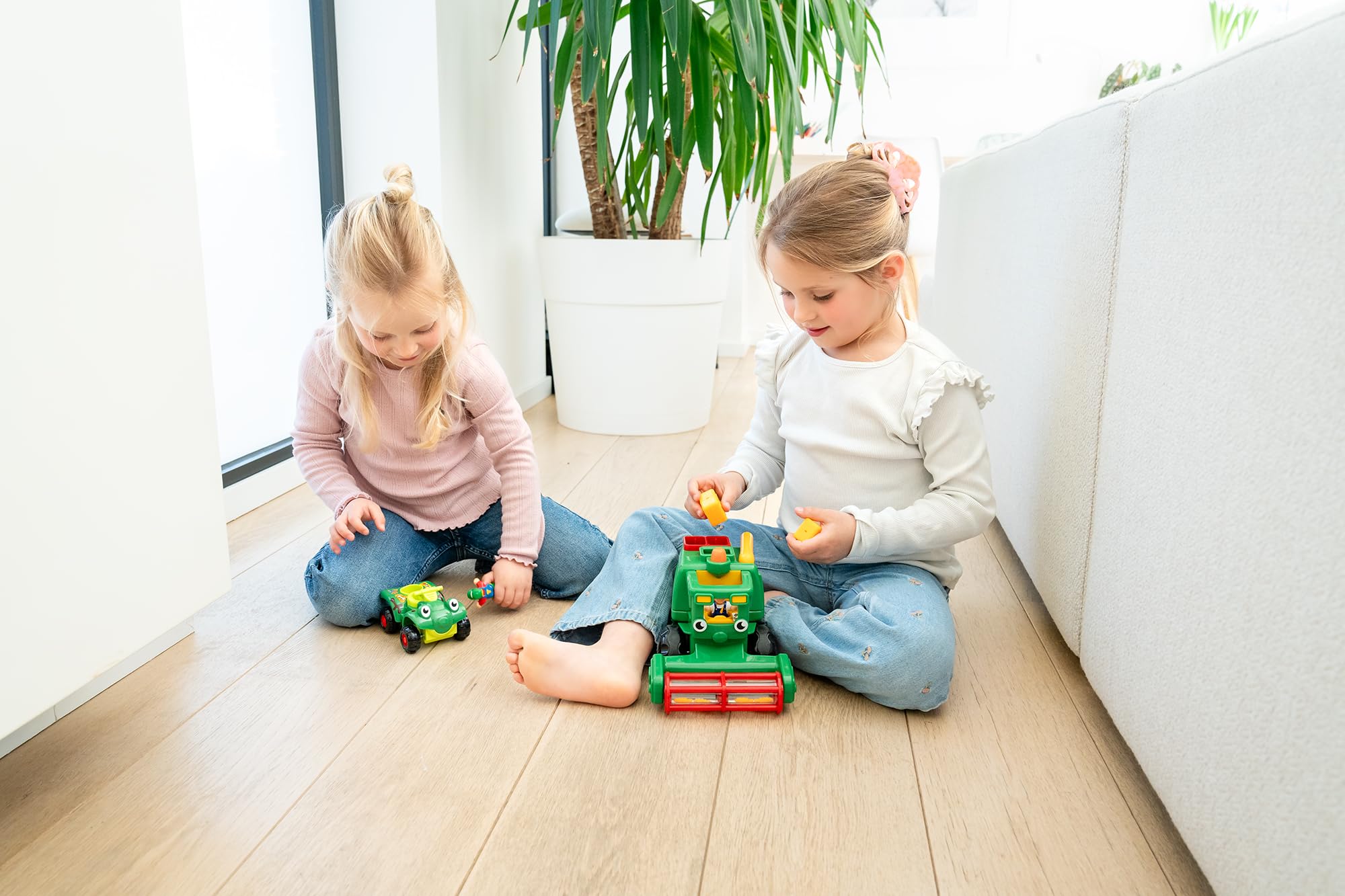 WOW Toys Harvey Harvester