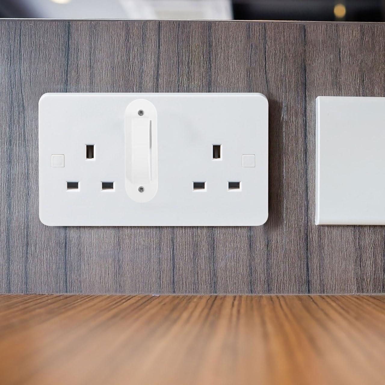 Yardenfun 2 copriinterruttori bianchi per la sicurezza dei bambini, protegge l'interruttore della luce dall'attivazione accidentale, pannello decorativo da parete trasparente per uso sicuro a casa