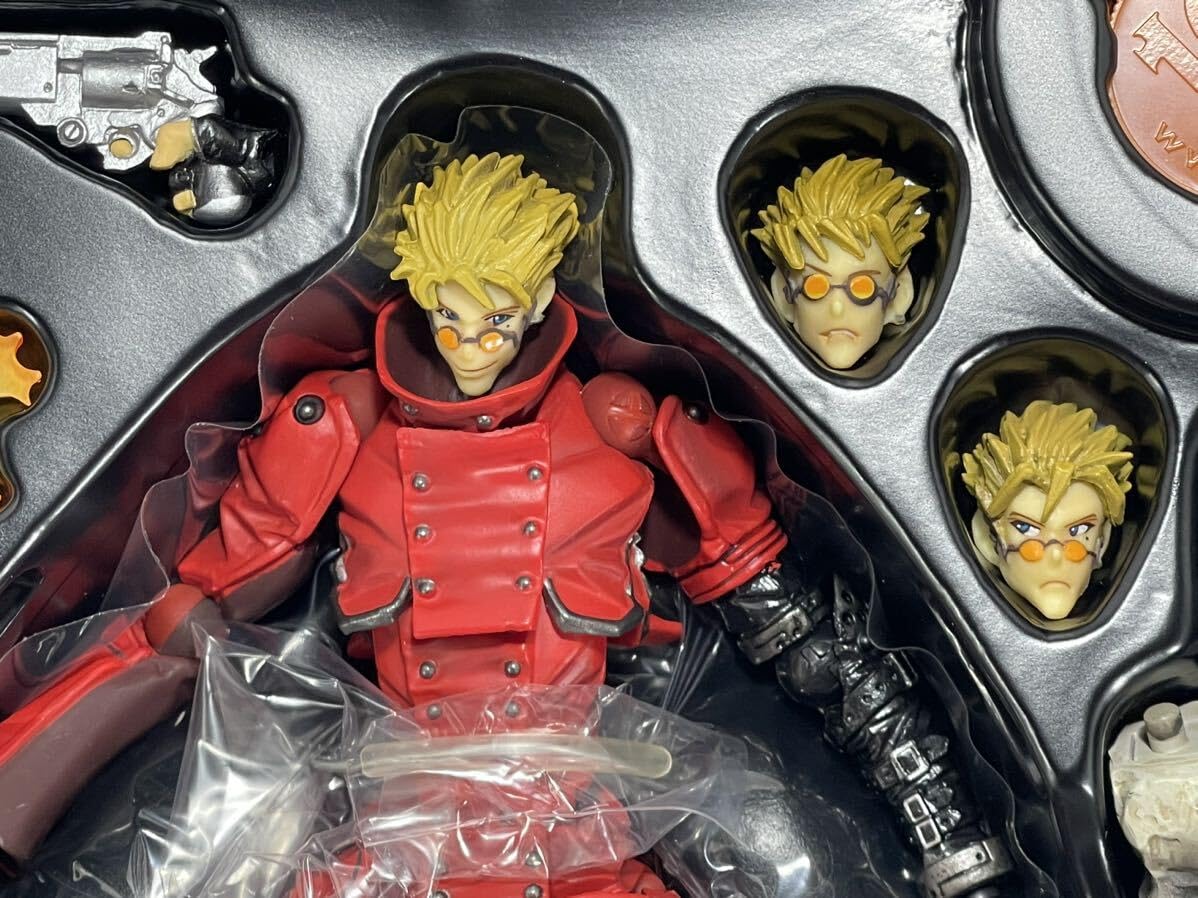 リボルテックヤマグチ　ヴァッシュ・ザ・スタンピード 091 セット Amazon.co.jp: リボルテックヤマグチ N0.91 ヴァッシュ・ザ