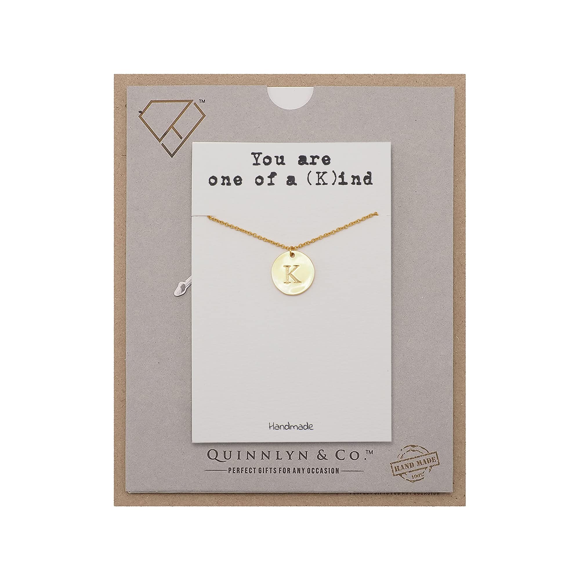 QUINNLYN & CO. Collana da donna con ciondolo rotondo con iniziale, con biglietto di auguri personalizzato, regalo regolabile per lei, da 40,6 cm a 45,7 cm, color oro