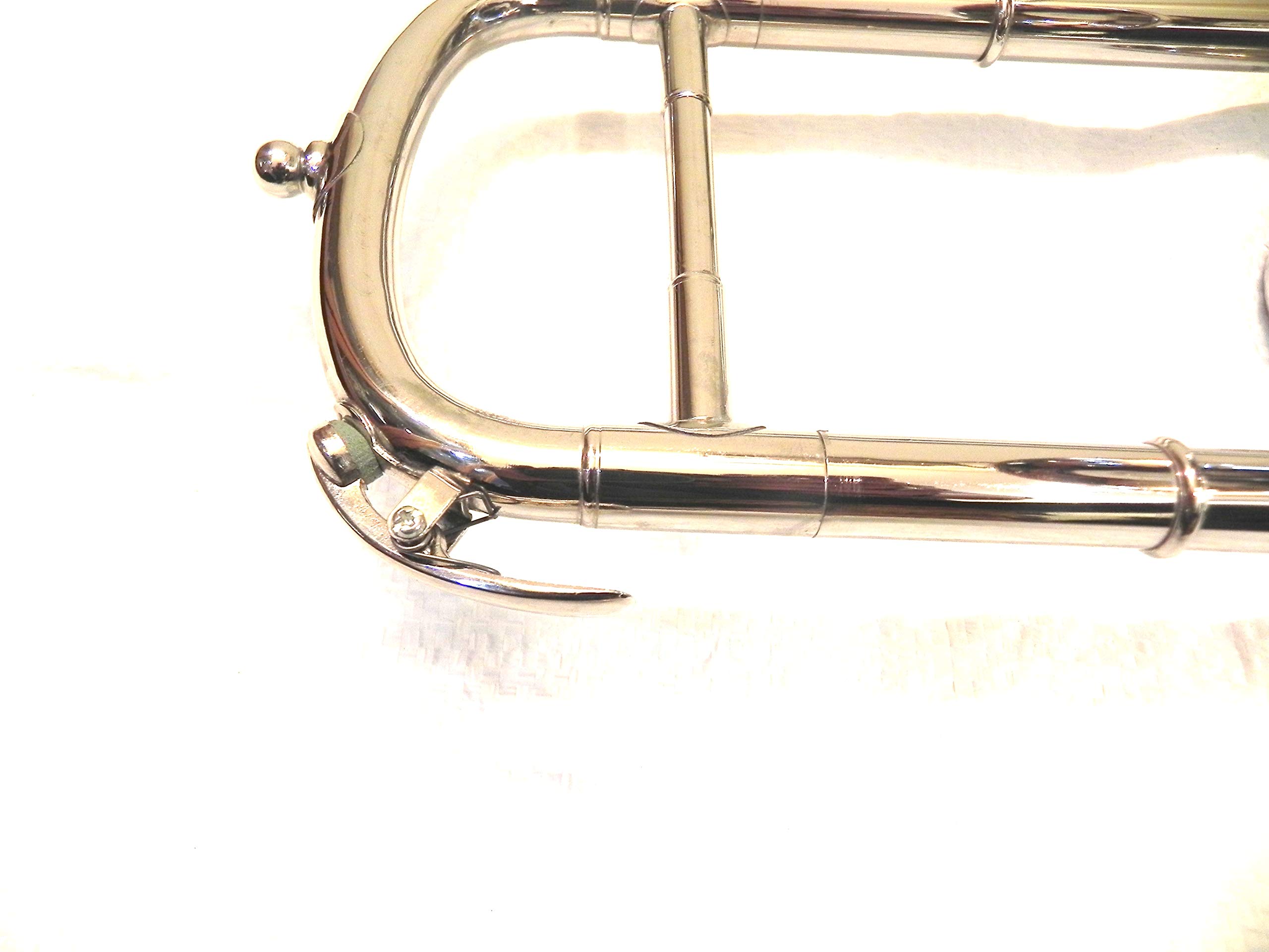 Trombón tenor Bb plateado de 3 válvulas para jugadores de trompeta cruzados con carcasa rígida de diseño