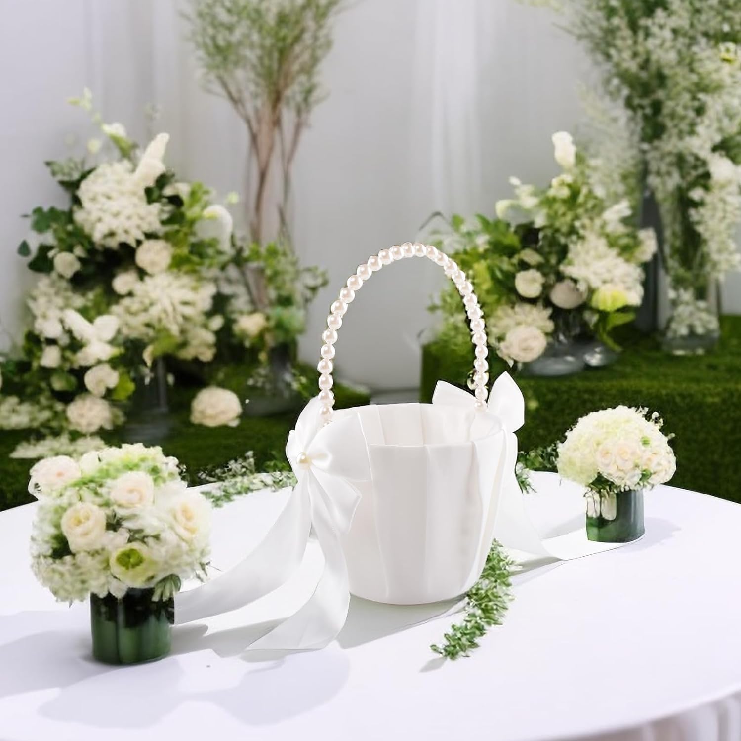 BFYDOAA Juego de Almohada para Portador de Anillos Y Cesta para Niña de Las Flores para Boda, Cojín para Anillo de Boda de Satén Blanco de 7x7 Pulgadas, Cestas para Niña con Mango de Perla(Colocar)