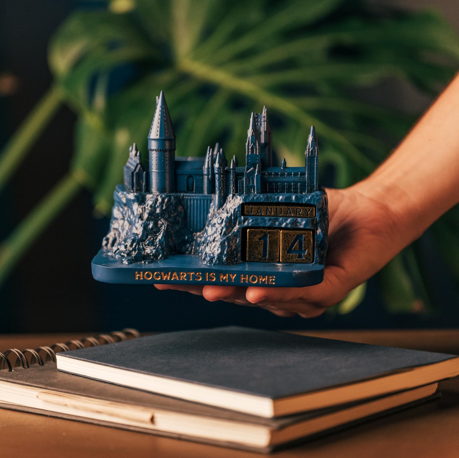 Calendario Perpetuo Harry Potter Castillo Hogwarts 3D - Figura Harry Potter Regalos │ Decoración Habitacion para niños y adultos (14,2x10cm)