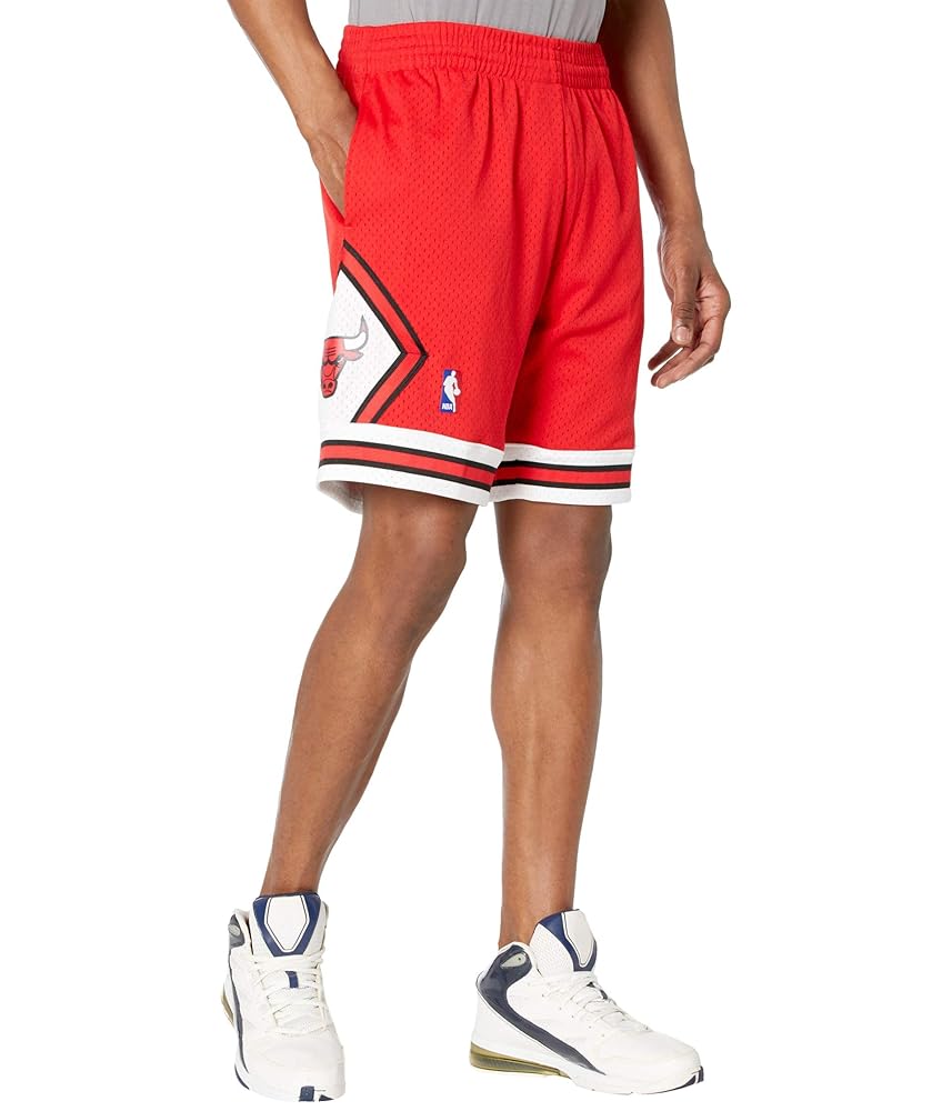 Mitchell & Ness bulls ショーツ Amazon.com: Mitchell & Ness NBA Swingman Road Shorts Bulls