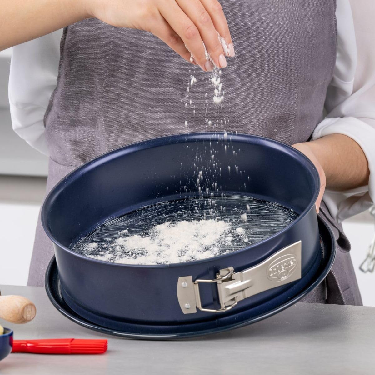 Dr.Oetker 1100 Moule à manqué à charnière de 26 cm étanche, Moule à charnière Fond en émail renforcé, Acier, Email, Bleu, 26 cm