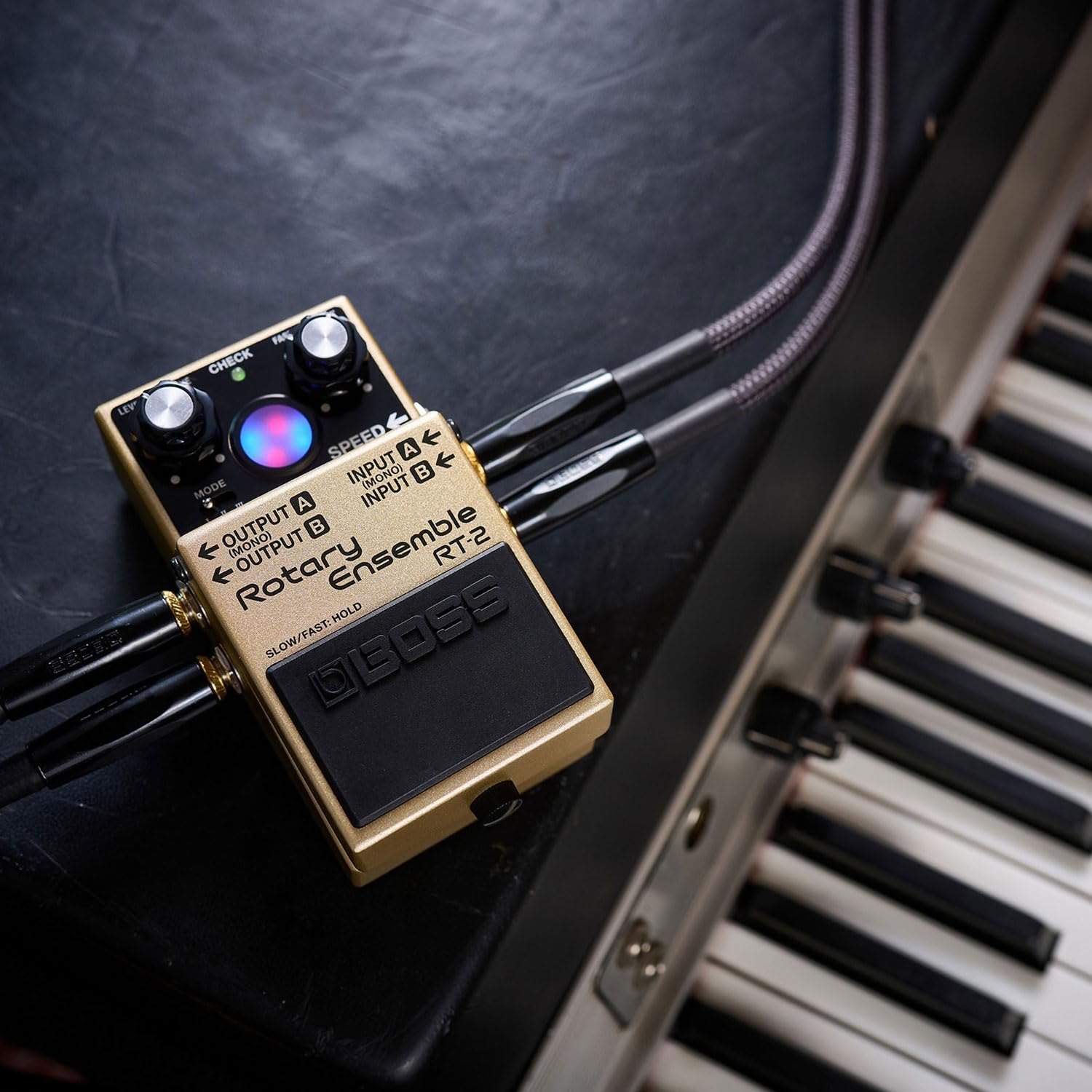 Boss RT-2 Rotary Ensemble Effektgerät mit keepdrum 9V Netzteil