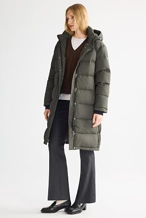 Orolay Women's Long Down Jacket Detachable Hooded Puffer Jacket Winter Warm Down Coat with Hem Slit