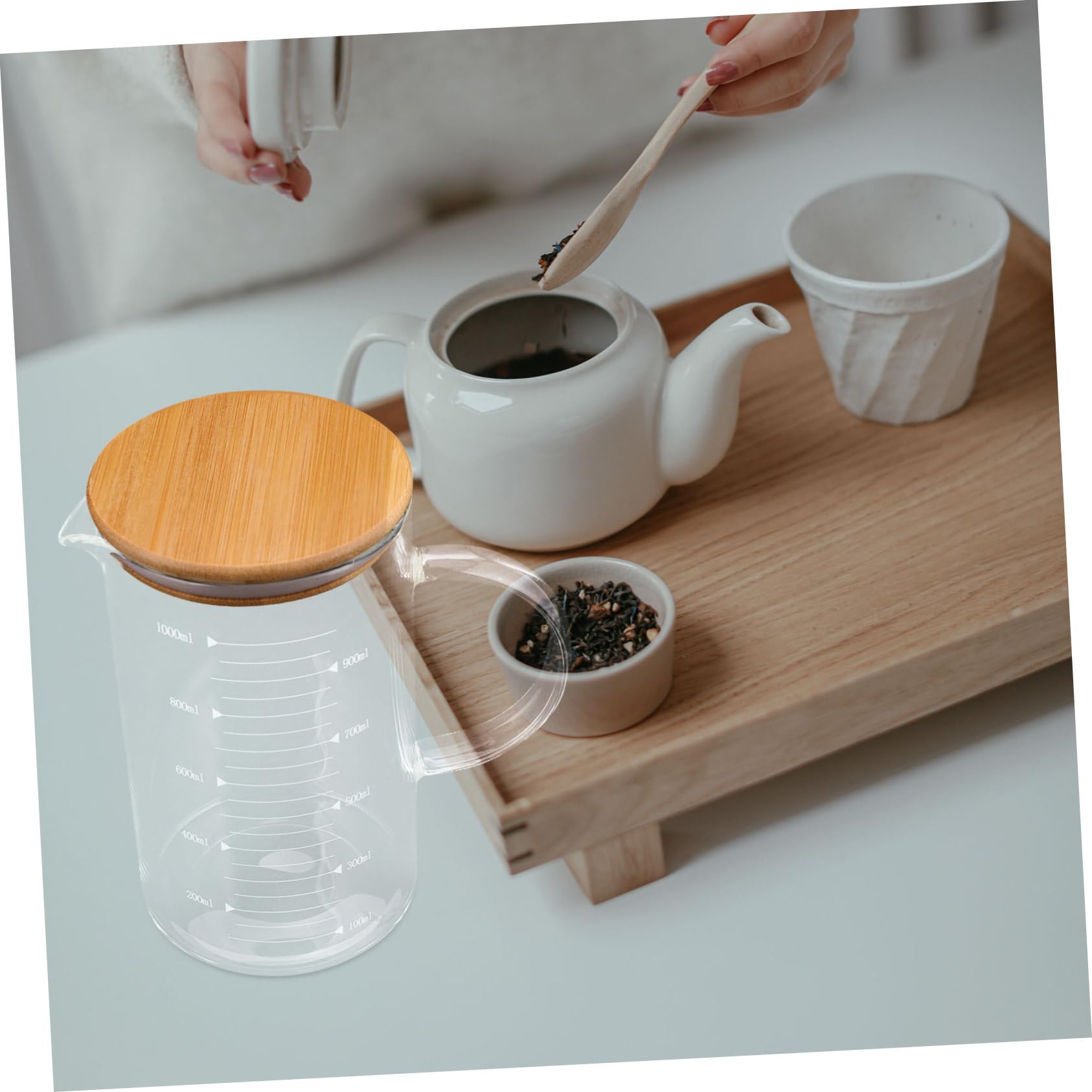 Bicchiere Graduato Con Manico e Coperchio Da Misurino Trasparente Per Latte Caffè e Altri Liquidi Jug Lidded Elegante Per Cucina e Frigorifero