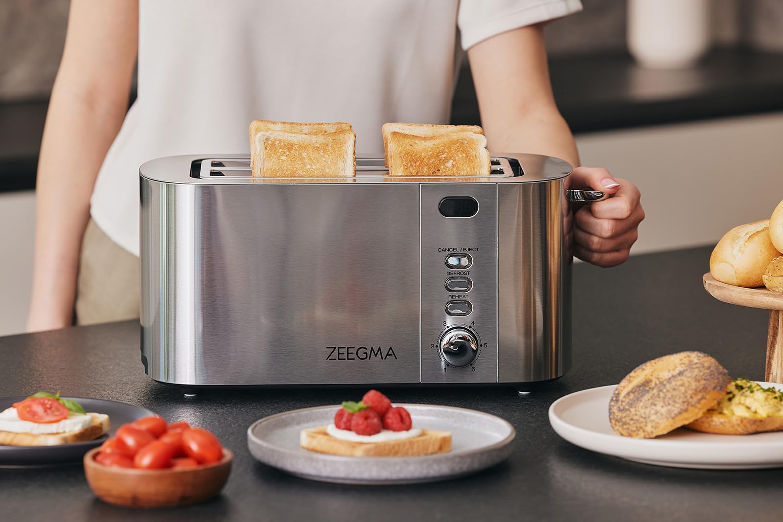 ZEEGMA Tostapane per 4 Fette TOSTEE CHEF Tostapane in Acciaio Inox, Griglia Scaldapanini da 1500W, Scongelamento, Riscaldamento e Arresto, Vassoio Raccogli Briciole, Display a LED con timer, 6 livelli