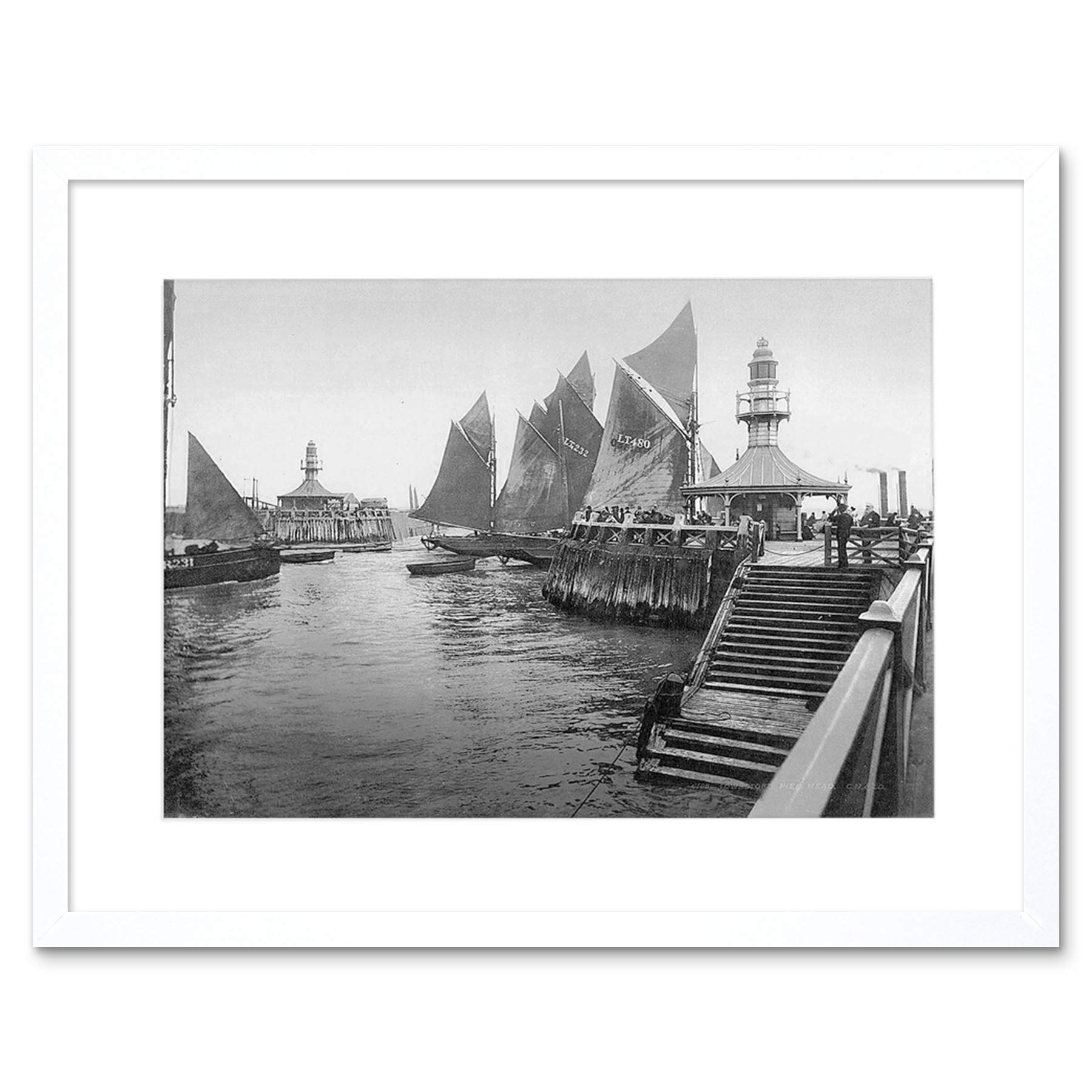 Wee Blue Coo Pier Lowestoft Vintage History Old BW Picture Framed Wall Art Print