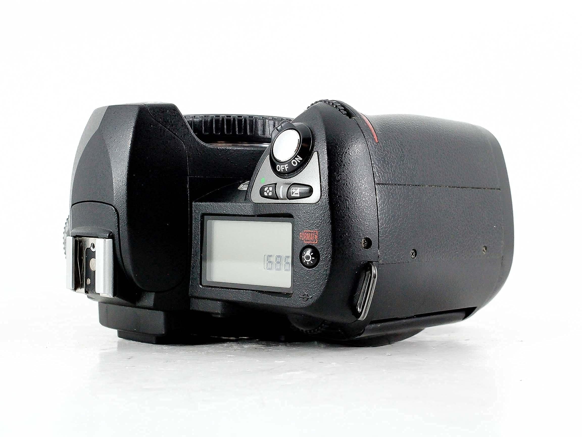 Nikon D70 Appareil photo numérique Reflex 6.1 Boîtier nu Noir