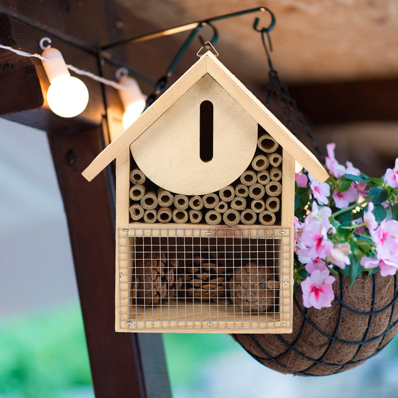 Toddmomy Casa Per Legno Sospesa Rifugio Per Insetti Da Giardino Con Design Decorativo Accessorio Per Allevamento Di Solitarie e Miglioramento Ecosistema Garden