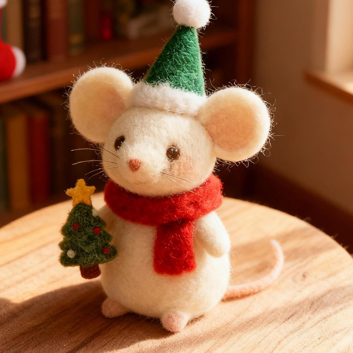 Felt Mice Christmas Decorations, 5 Pieces Handmade Christmas Mouse Ornament, Felt Animals Ornaments for The Home, Animal Figures Decorative Home Accessories for Shelf Bookshelf Tabletop Bedroom Desk