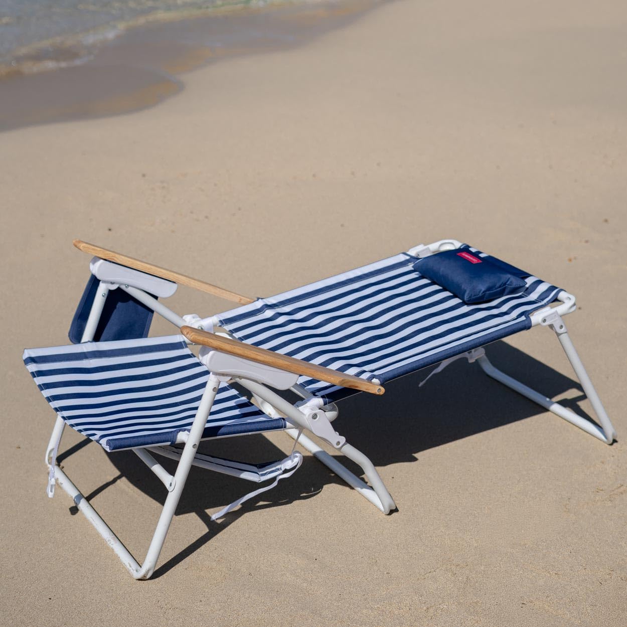 Flamingueo Sedia da Spiaggia Pieghevole - Reclinabile 5 Posizioni - Tasca Termica - Tasca per Cellulare - Maniglie Tipo Zaino - Cuscino Ergonomico - Alluminio e Poliestere - Blu Navy