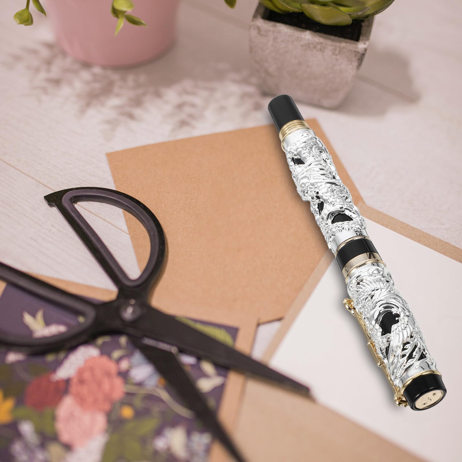 Eleganter Chinesischer Drachenpferch Füllfederhalter aus Zinklegierung mit Glattem Schreiben und Vintage Design für Kalligraphie und Zeichnen