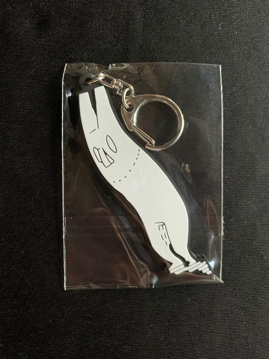 Amazon.co.jp: ヒッチコック ラバーキーホルダー ヨルシカ : おもちゃ