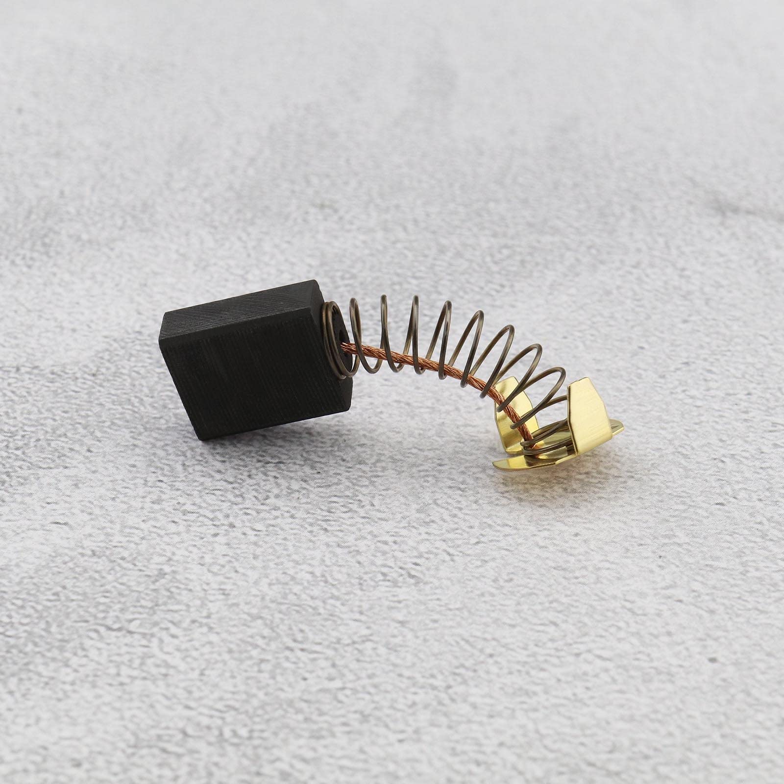 4 Piezas Repuesto de Escobillas de Carbón Compatible con Güde GRK 250/300 Sierra Ingletadora Accesorios de Herramientas Eléctricas 6,5x13,5x17mm