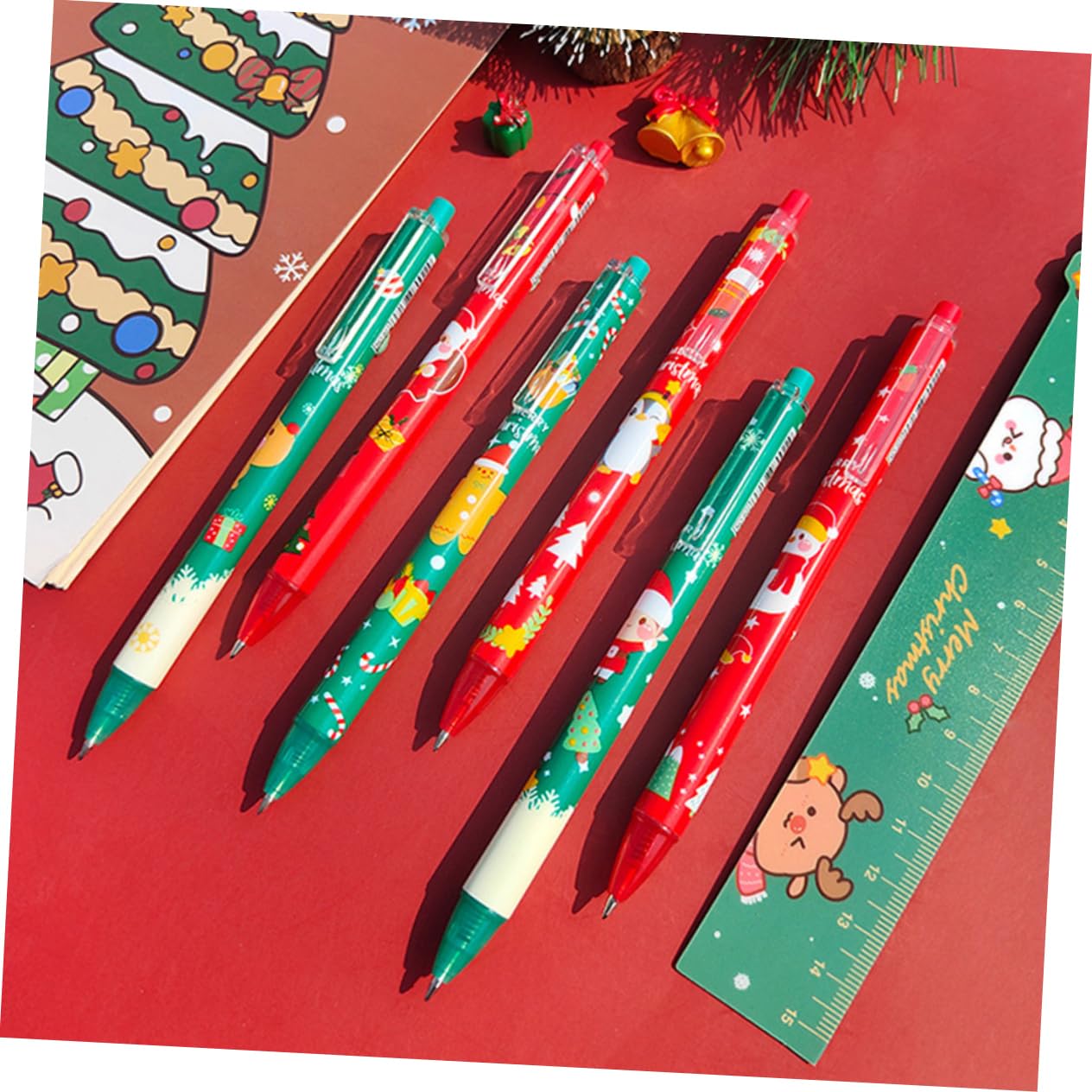Lot de 12 Stylos à Bille de Noël à Encre Gel Noire 0,5 Mm, Plastique, Écriture Fluide et Facile, Papeterie Adorable pour Étudiants et Fêtes de Noël Plusieurs styles