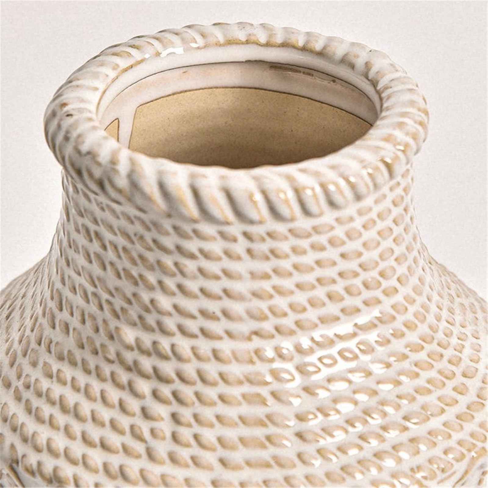 Wazon Beżowe tłoczone wazony ceramiczne. Dekoracyjny wazon na kwiaty o wysokości 23 cm do wystroju domu