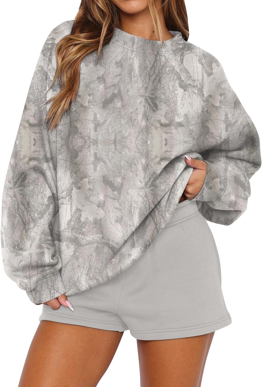 Women Camo Sweatshirt Oversized Maple Leaf Graphic Crew Neck Pullover Long Sleeve Fall Winter Trendy Hoodies - Image 2