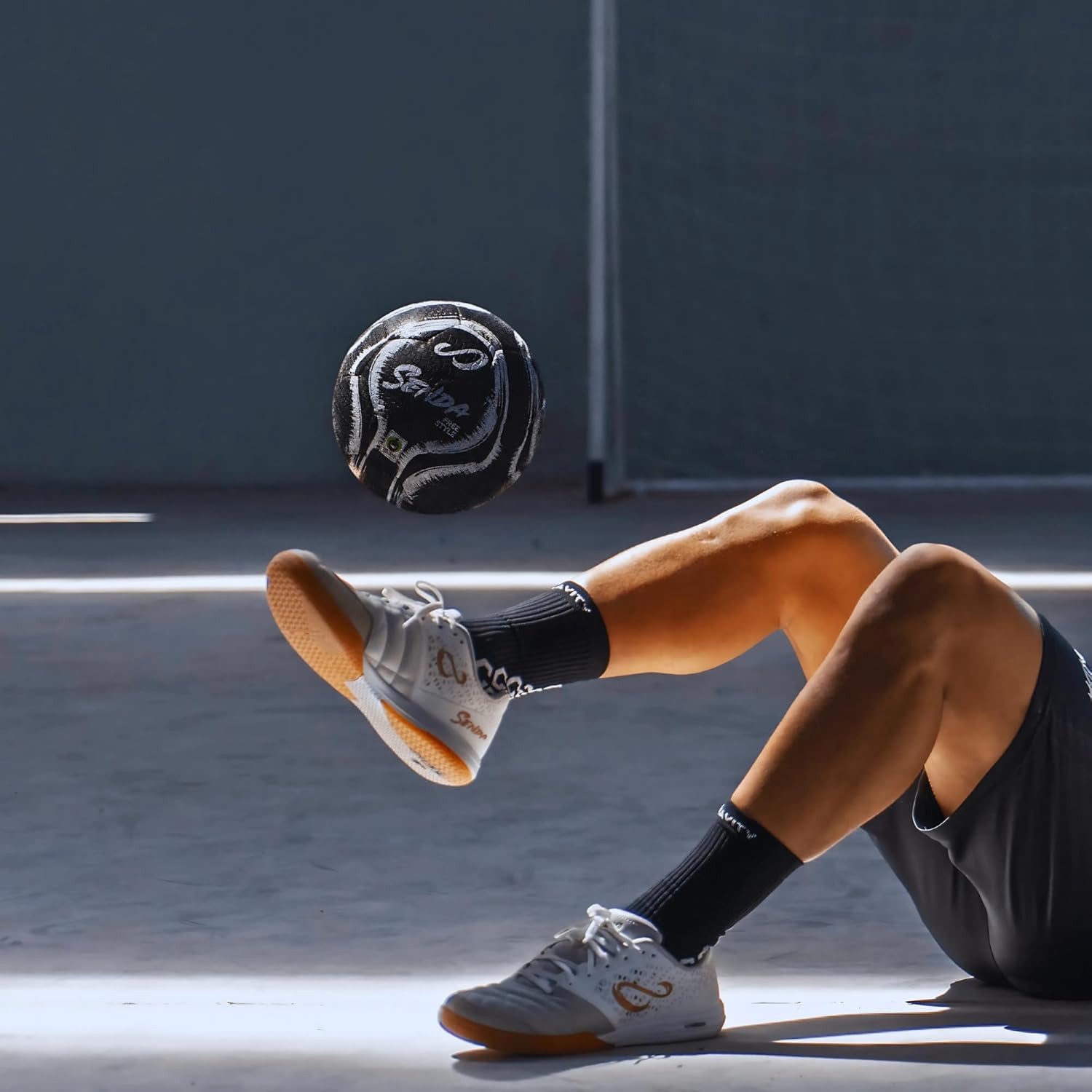 Bal n de f tbol senda street freestyle trick y skills con cubierta exterior  de goma certificado de comercio justo negro blanco talla 13 a os en