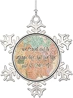 Vista 2 de Adorno de Navidad con mapa del mundo antiguo, We Travel Not to Escape Life, adornos metálicos de copo de nieve para árbol de Navidad, mapa del mundo
