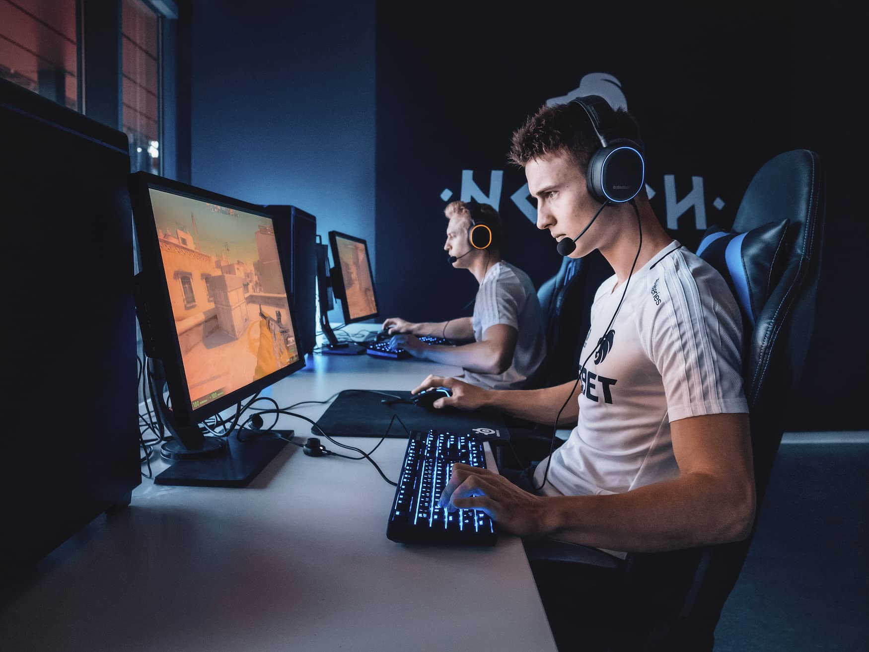 SteelSeries Arctis Pro - Auriculares de juego - Controladores de altavoces de alta resolución- DTS Headphone:X v2.0 Envolvente - Negro