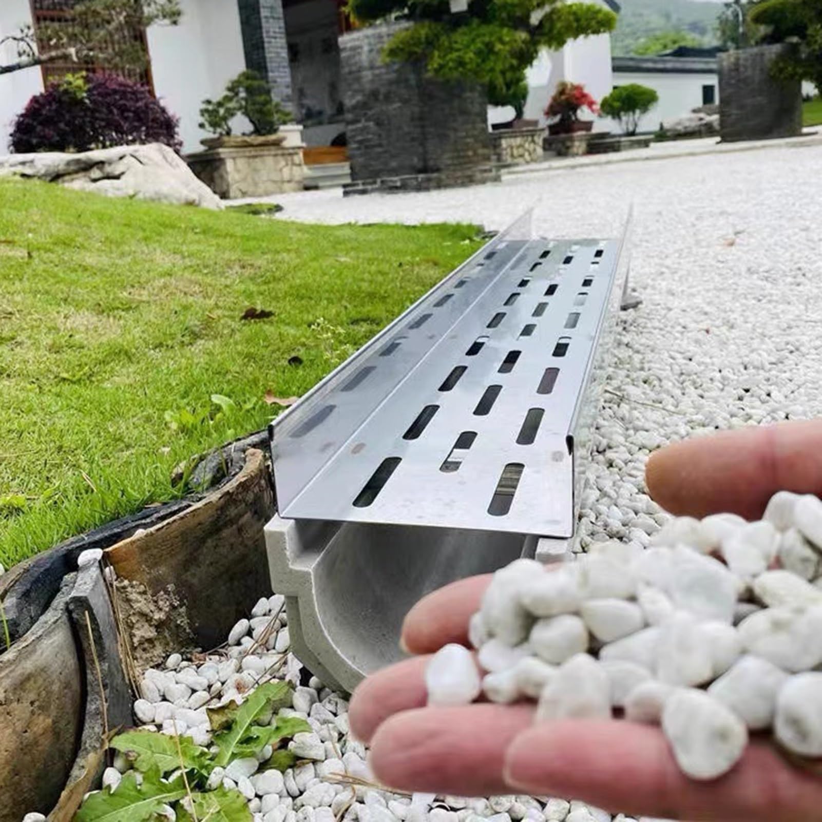 Système de caniveaux en acier inoxydable pour gestion efficace de l'eau