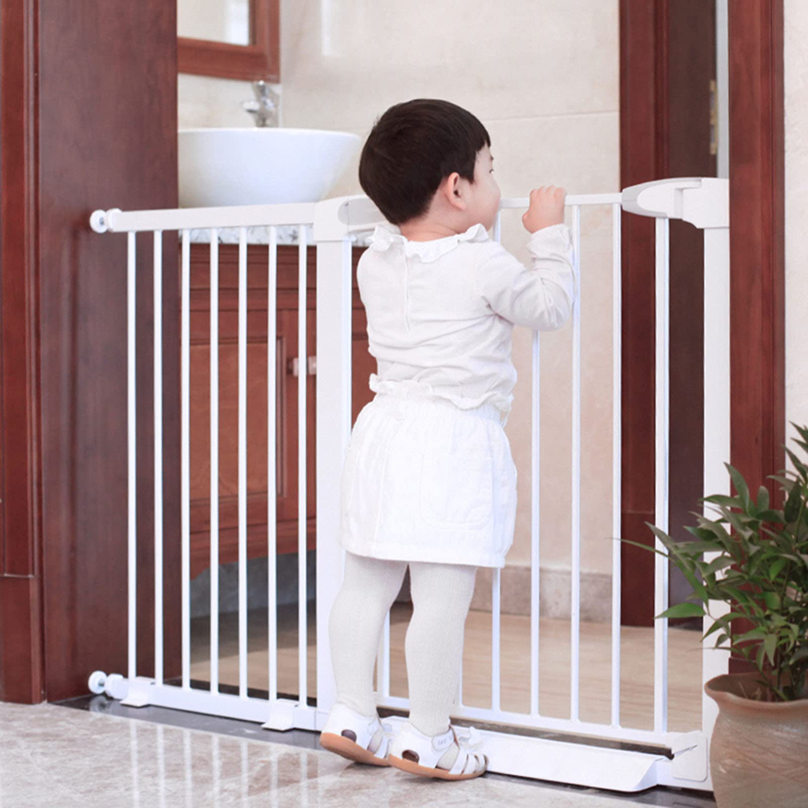 Clôture de protection animaux de compagnie pour sécuriser l'escalier à la maison