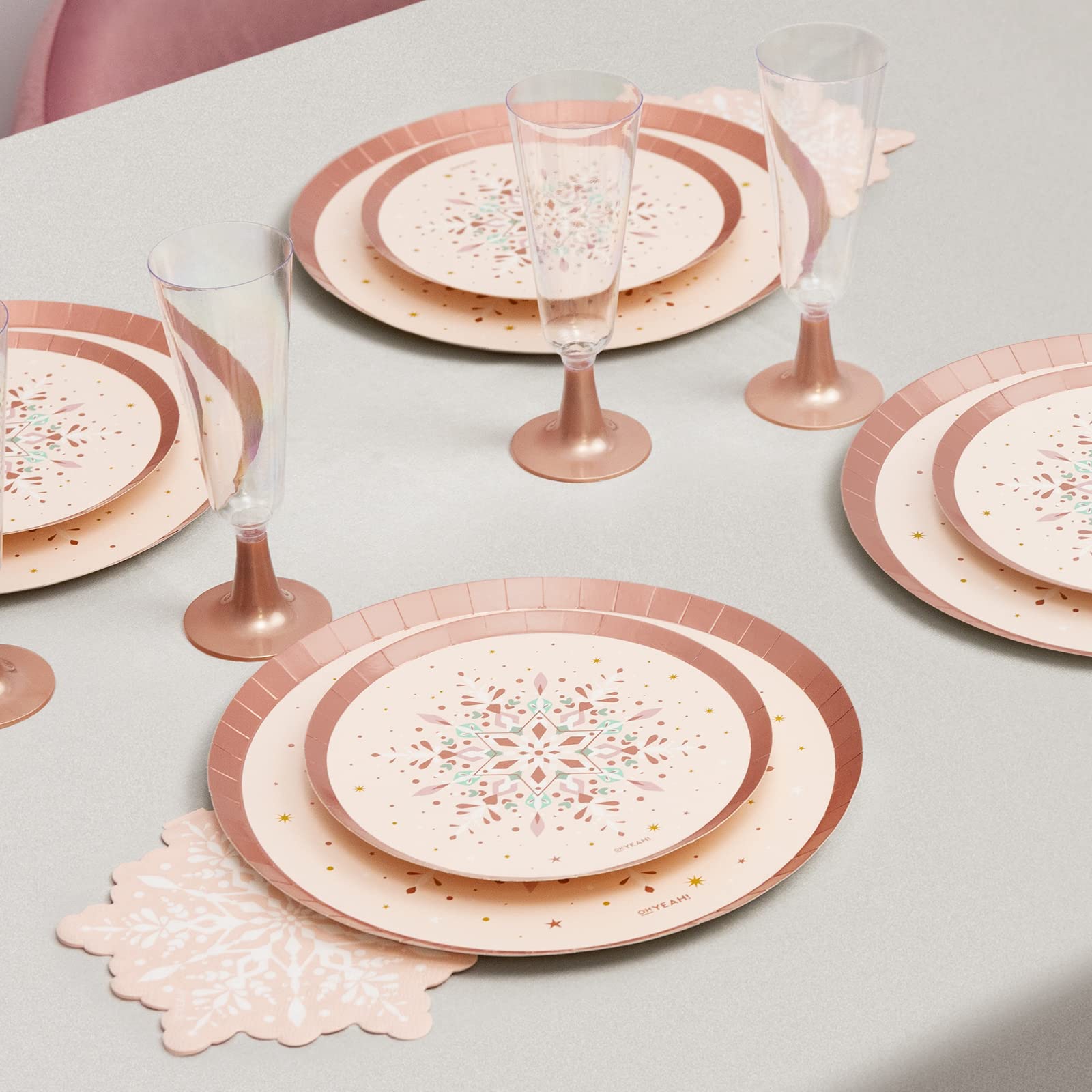 Lot De 6 Assiettes Rondes En Carton De 23 Cm - Vaisselle De Noël Sur Le