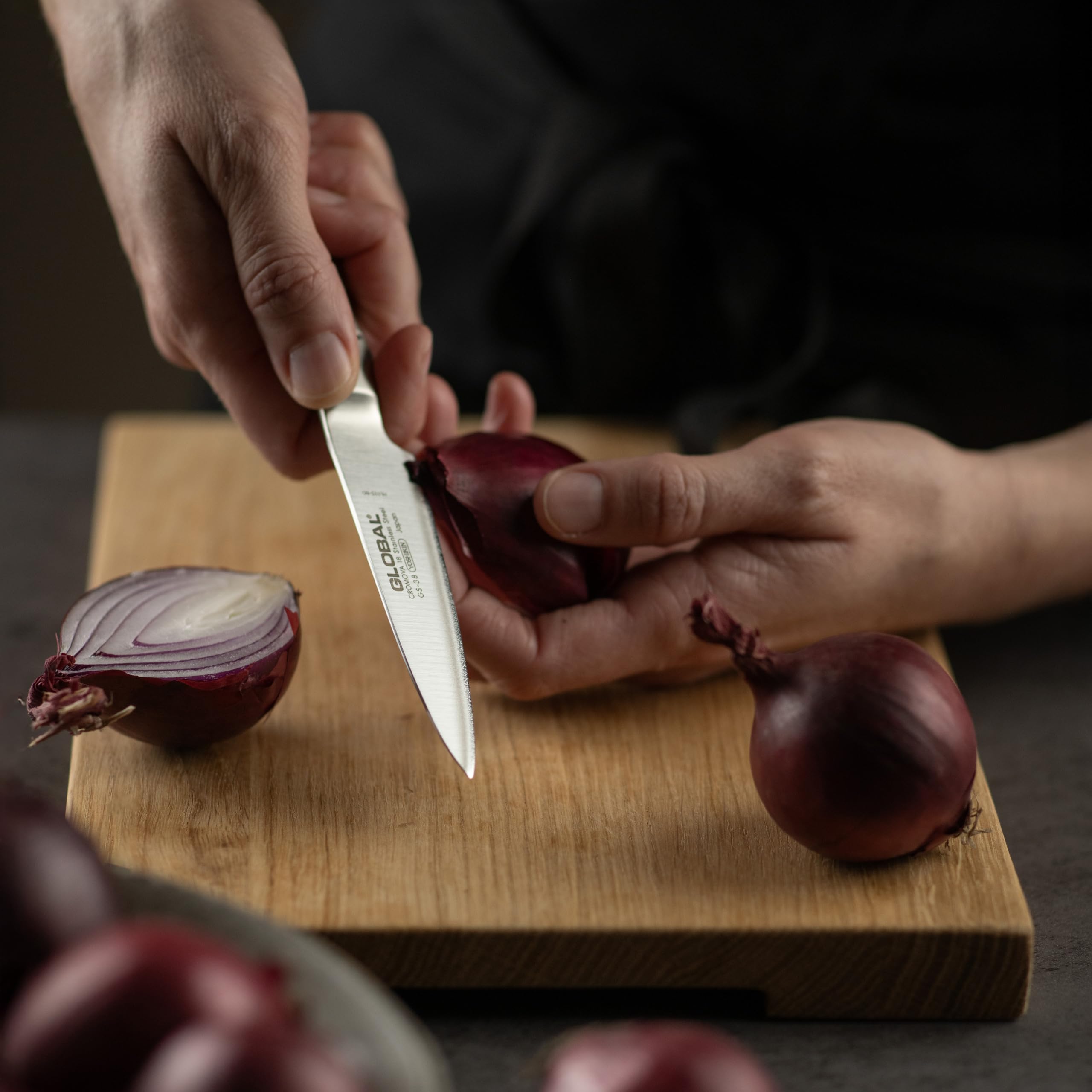GS38 : Global - Paring Knife - spelucchino retto (cm.9)