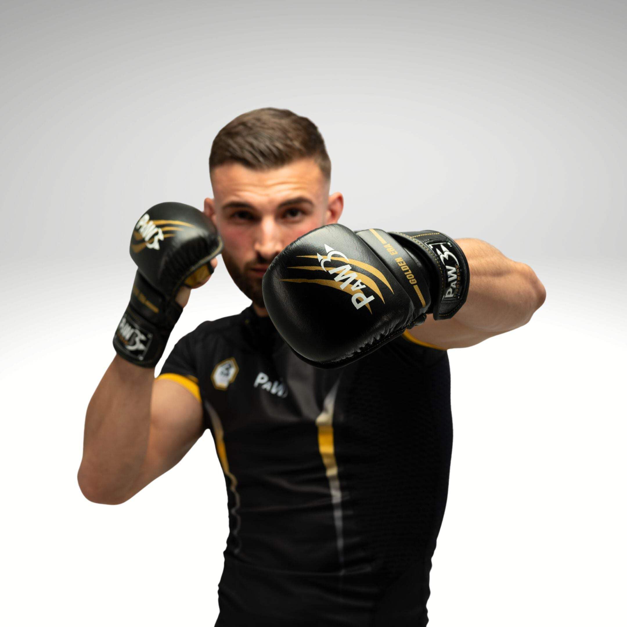 PAW x Golden Era MMA Handschuhe Leder – Kampfsport Handschuhe für MMA, Grappling, Sparring & Training – Fight Gloves für Herren & Damen – Schwarz Gold
