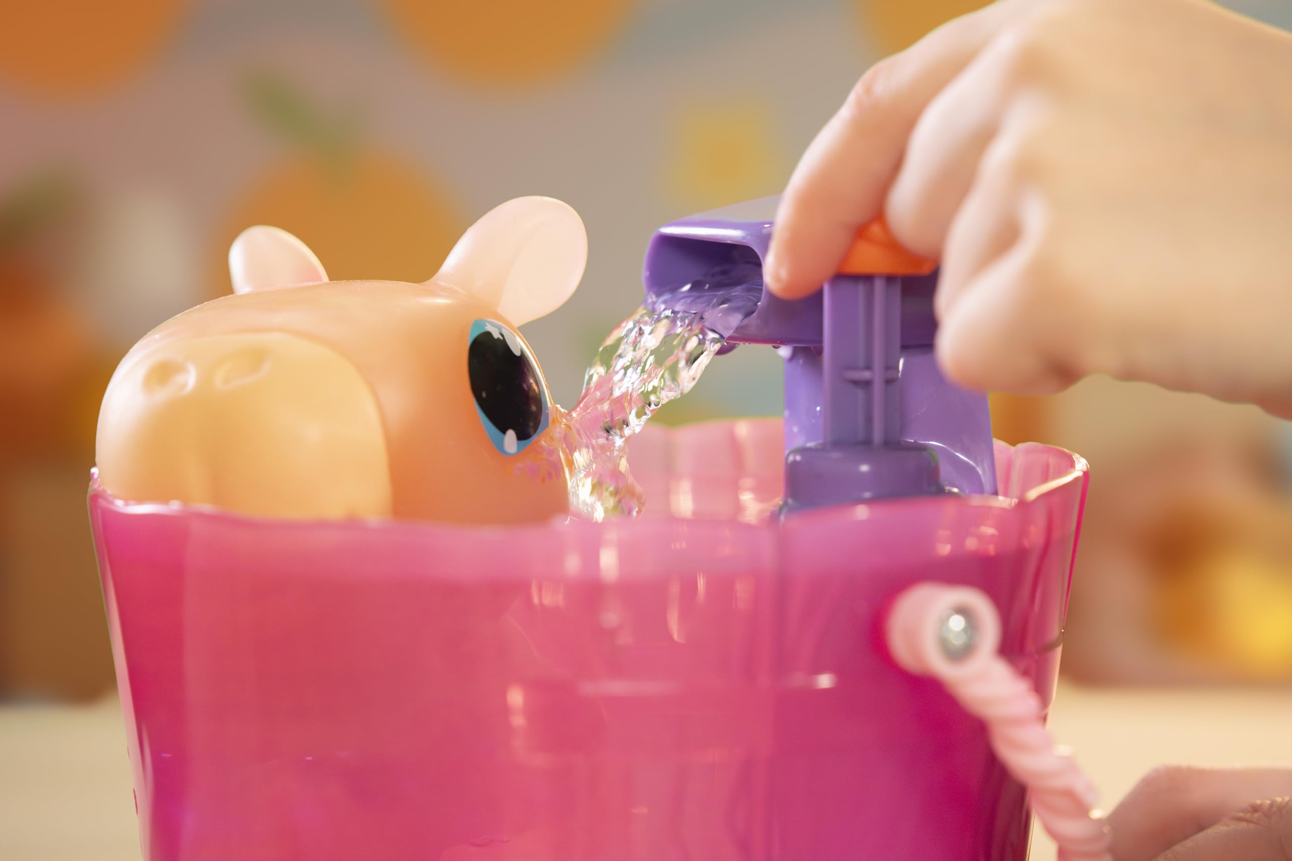 Animagic – Let’s Glo CAPIBARA Spa Time – Juguete Interactivo y Sensorial Luminoso para Niños a partir de 4 Años – Animal Flexible y Estirable: que Brilla en el Agua – Con Accesorios de Spa – Marrón