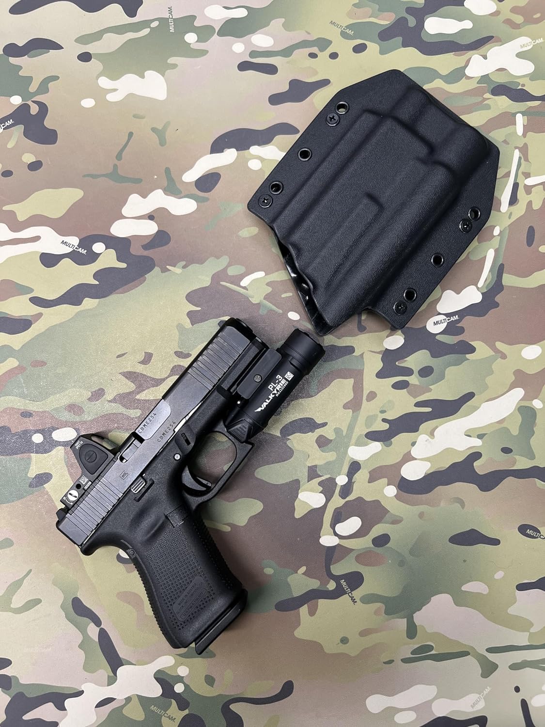 Black Kydex Holster Compatible with Glock 19 Olight PL-3R Valkyrie