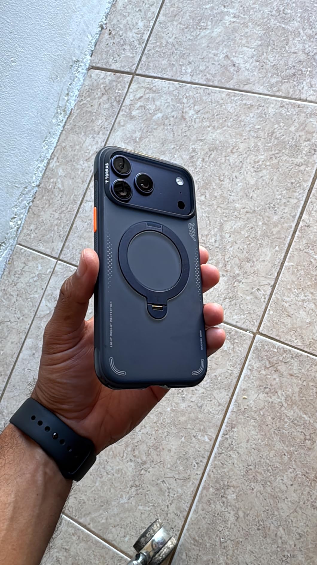 Ostand Q3 Air for iPhone 18 Pro Max   iPhone 18 Pro  iPhone 17 Pro Max and iPhone 17 Pro photo review