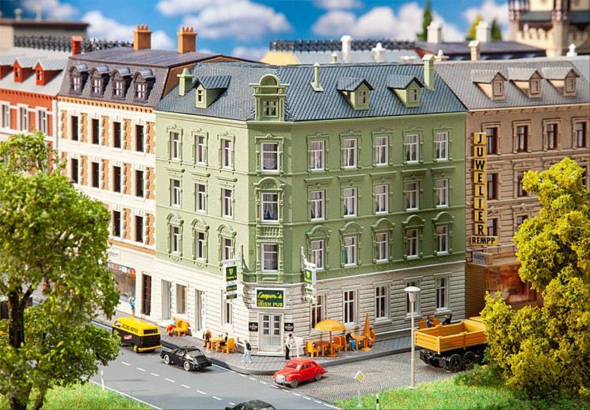 Faller Stadteckhaus mit Kneipe