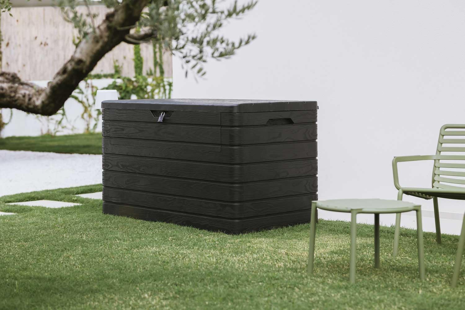 Ondis24 Dolomiti Kissenbox XXL Auflagenbox Gartenbox anthrazit 970 Liter Truhe Holz Optik mit Gasdruckfedern ca. 146 x 82 x 85 (H) cm