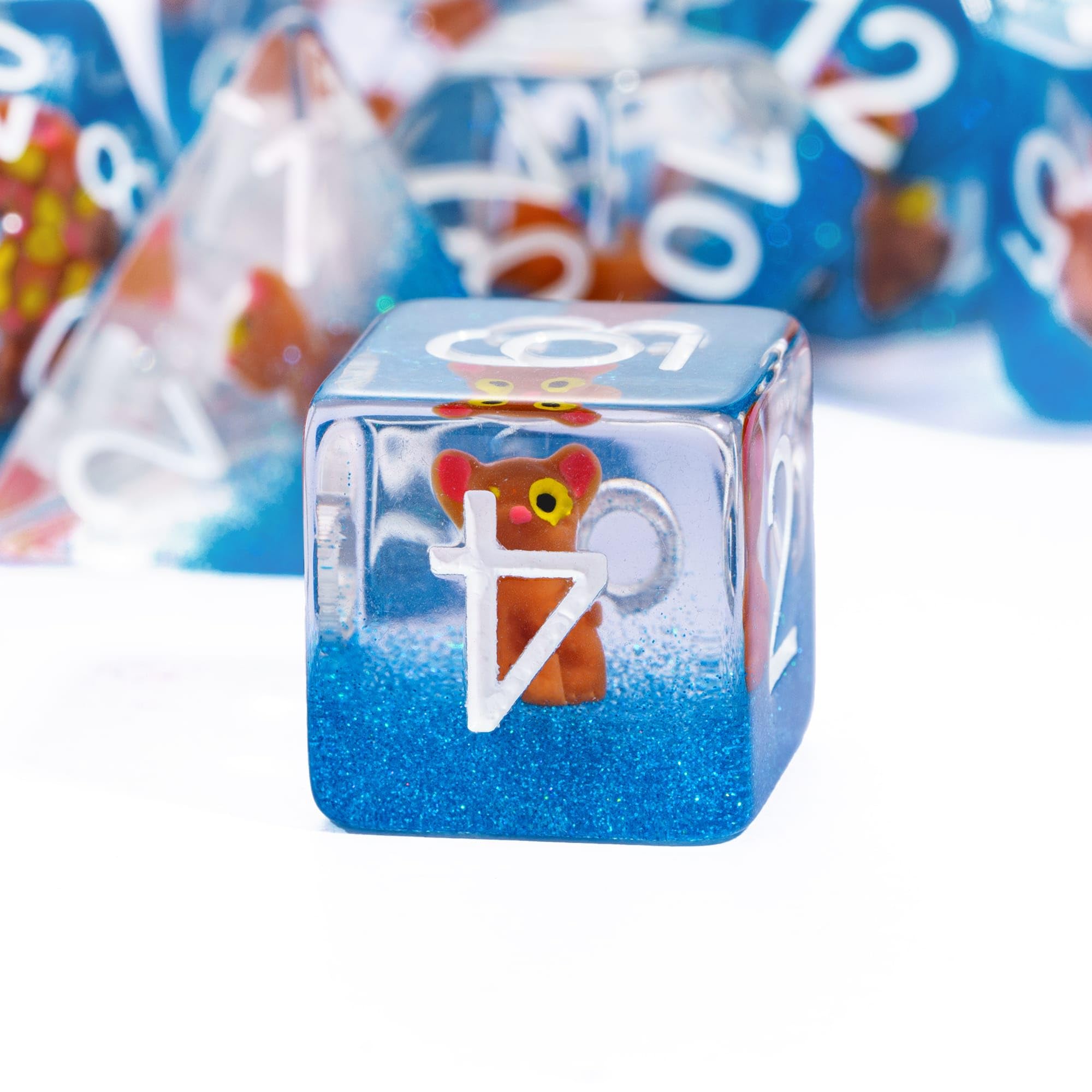cusdie Lot de 7 dés DND polyédriques remplis d'animaux pour jeu de rôle TTRPG Donjons et Dragons D&D (chouette marron