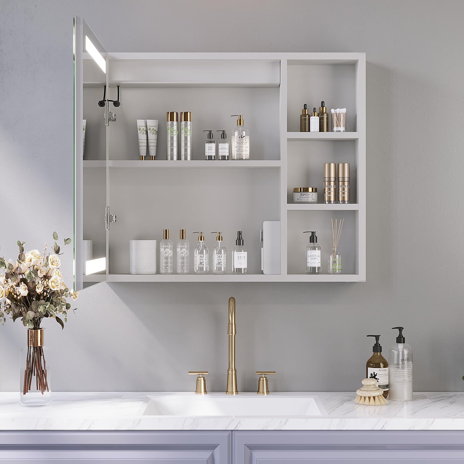 AQUABATOS Spiegelschrank Bad mit Beleuchtung und Steckdose 70 cm breit 60 cm höhe Aluminium Schrank Badspiegel Links offenen Fächern rechts LED Badschrank Infrarot Sensor Antibeschlag dimmbar