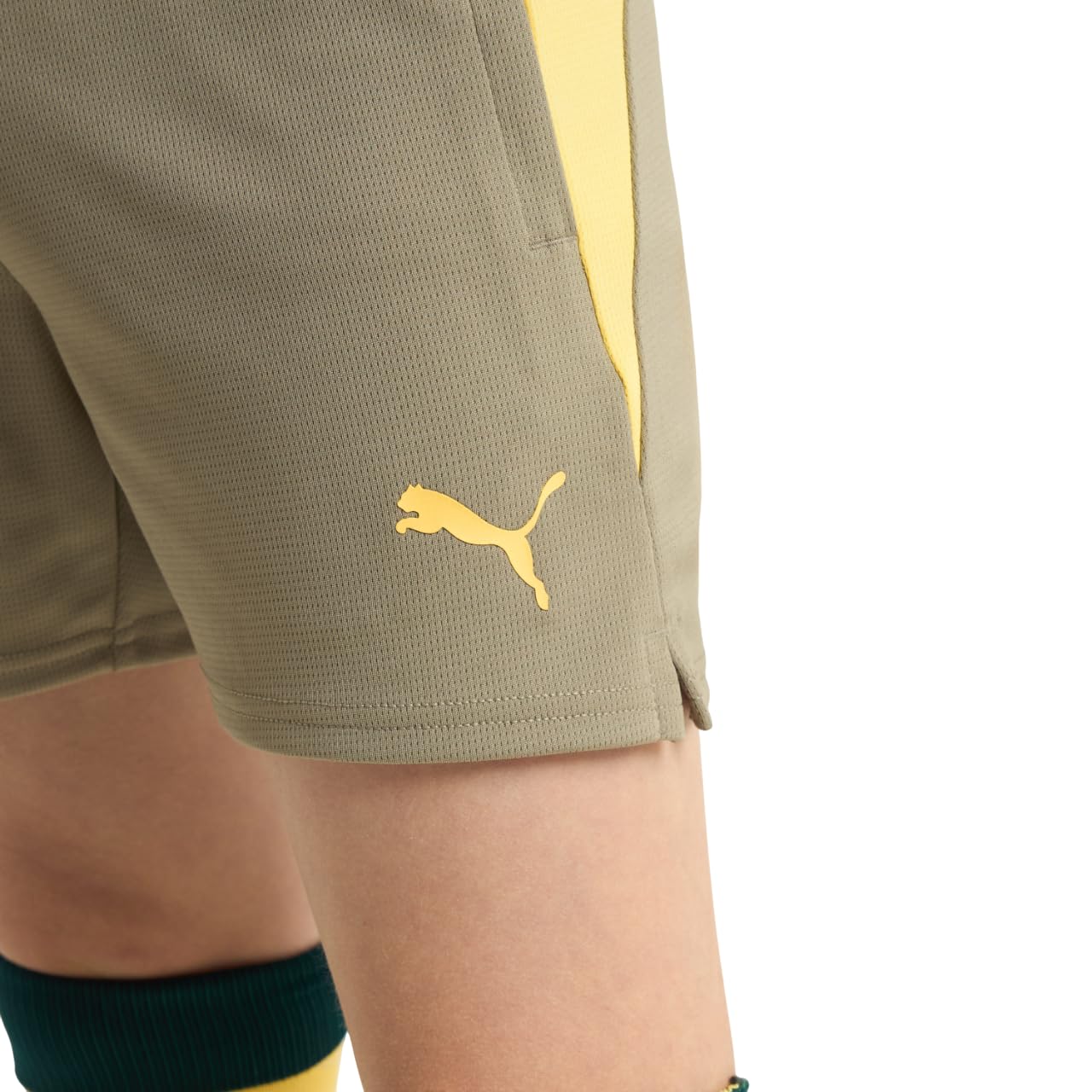 A.C. Milan Pantaloncini Training Con Tasche Bambino - Short de compétition d'entraînement, Saison 2025/2026, Produit Officiel - Sportif - Mixte Enfant