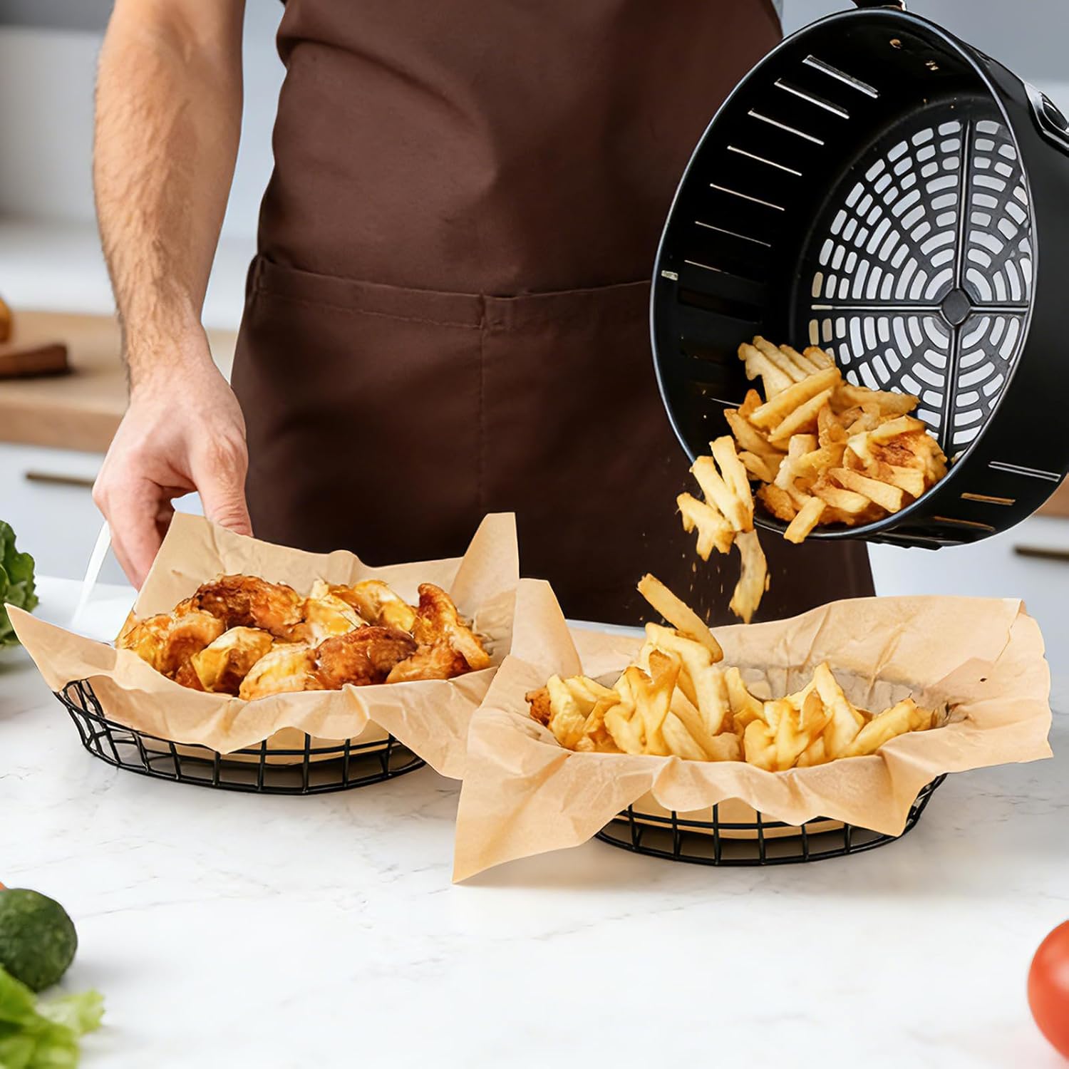 15 Pcs Wire Bread Basket, 9.5 x 6.2 x 2.1 Inch Inch Oval Metal Dinner Roll Baskets with 100 Deli Wrapper Paper, Metal Fast Food Oval Baskets for Restaurant Kitchen Fast Food