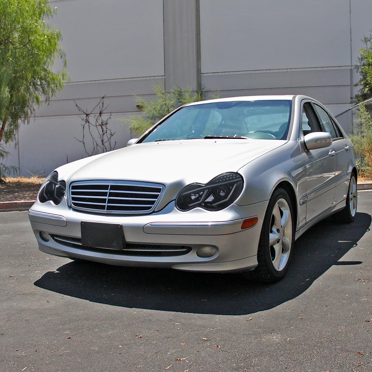 SPEC-D TUNING Glossy Black Smoke LED Projector Headlights Compatible with 2001-2007 Mercedes-Benz W203 C-Class Sedan, Left + Right Pair Headlamps Assembly