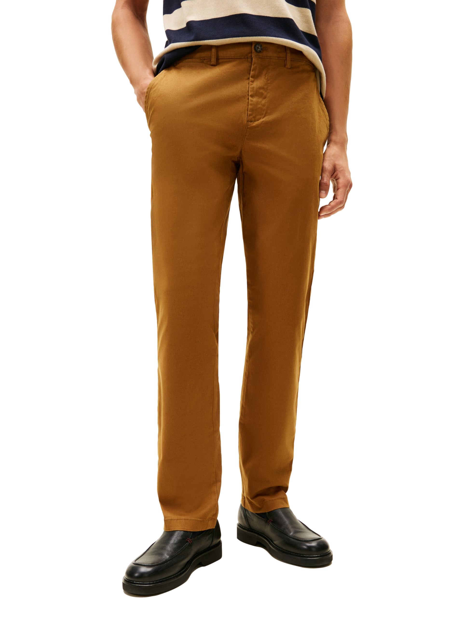 

                                                    Tommy Hilfiger Men's Chino Pants Custom Fit, Cohib