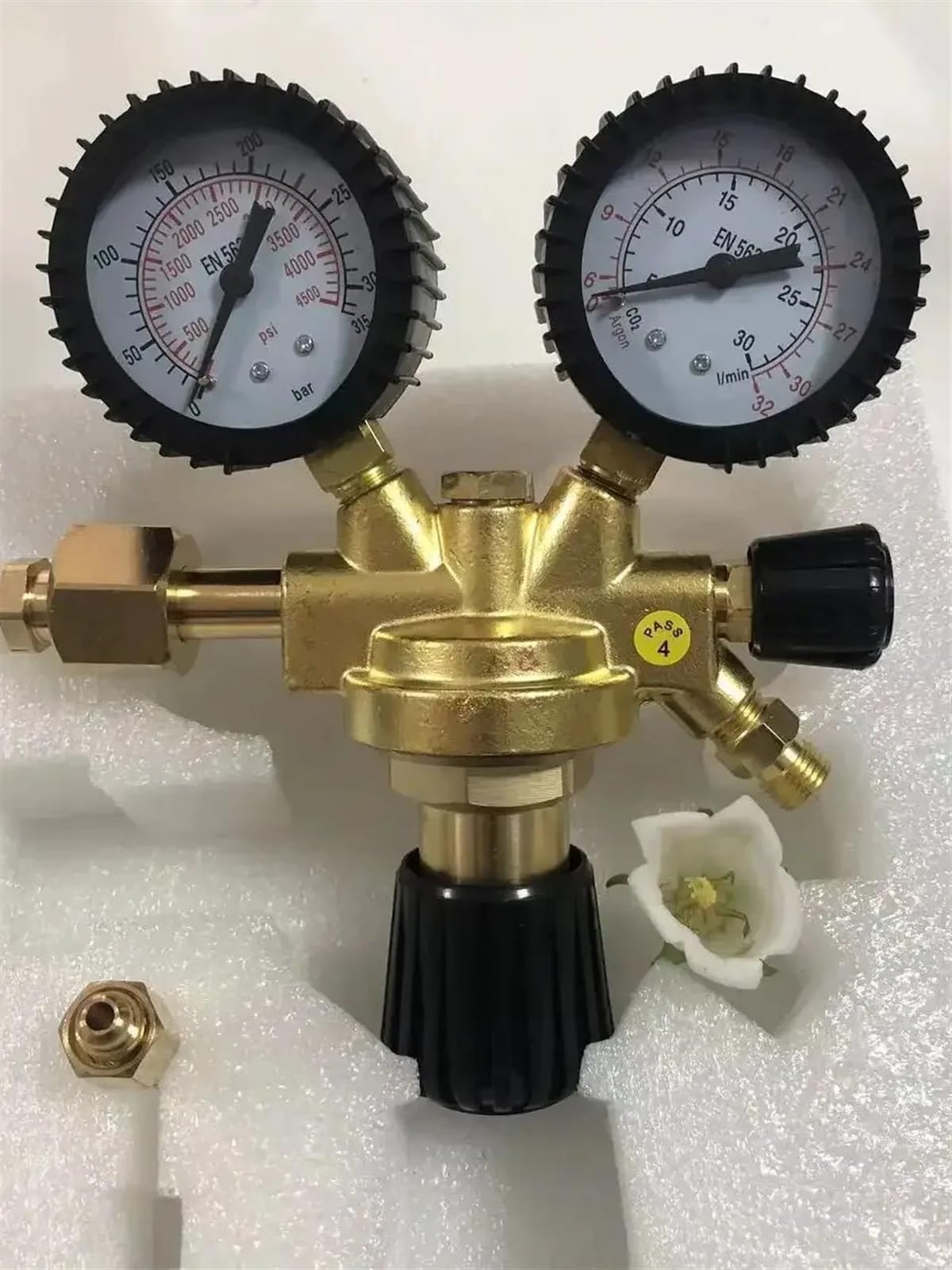 CO2 Argon Nitrogen Pressure Reducing Regulator Shockproof MAG/MIG Welding Pressure Reducer W21.8 Thread