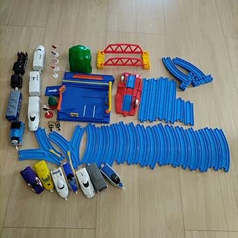 2 lots de trains + rails en bois BRIO etc | Kaufen auf 2 lots de trains + rails en bois BRIO etc | Kaufen auf