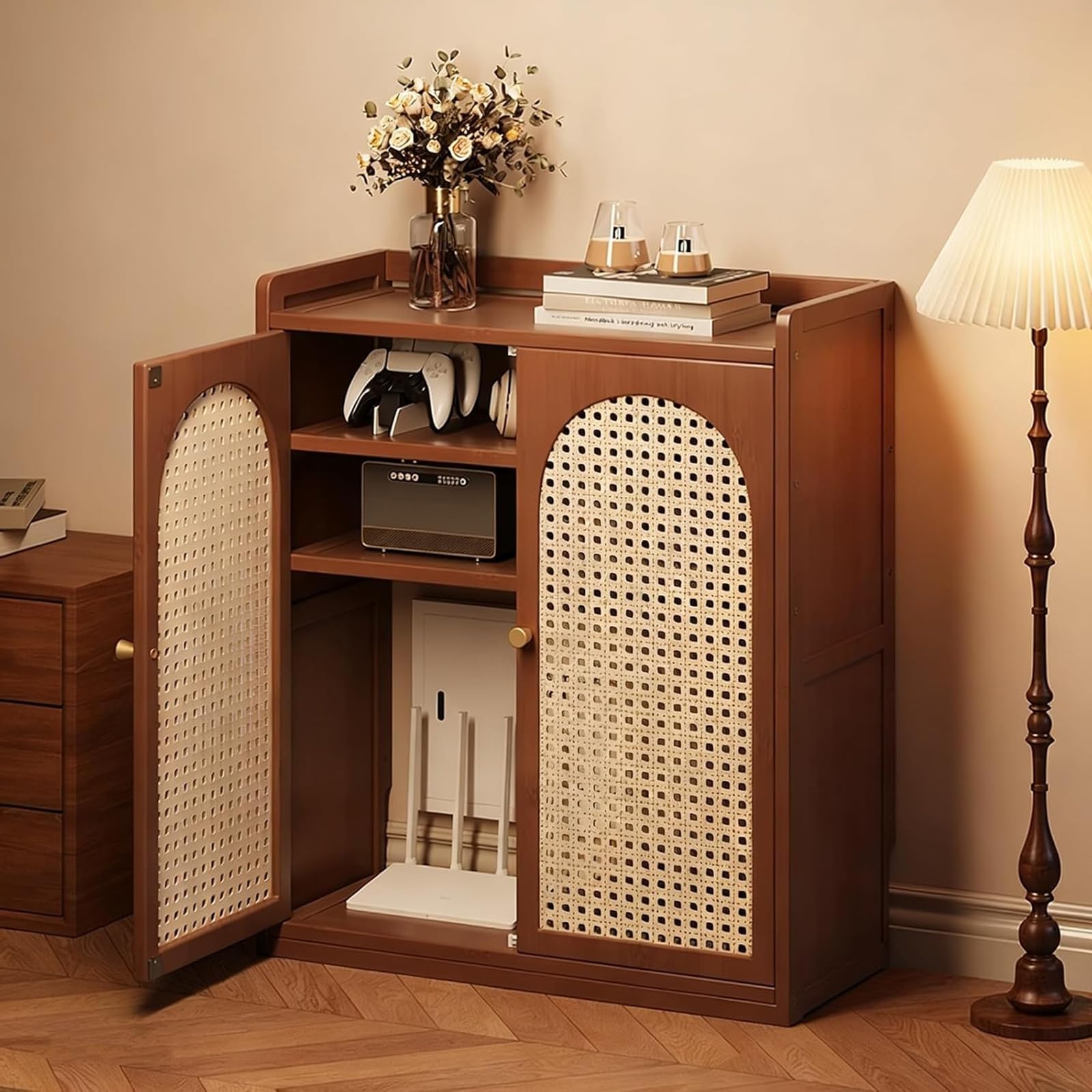 Meuble routeur WiFi marron pour bureau à domicile ordonné et sans fils visibles