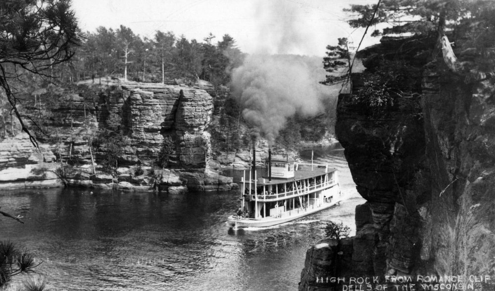 Wisconsin Dells, Wisconsin, High Rock from Romance Cliff, Steamer Photo (9x12 Wall Art Print, Home Decor)