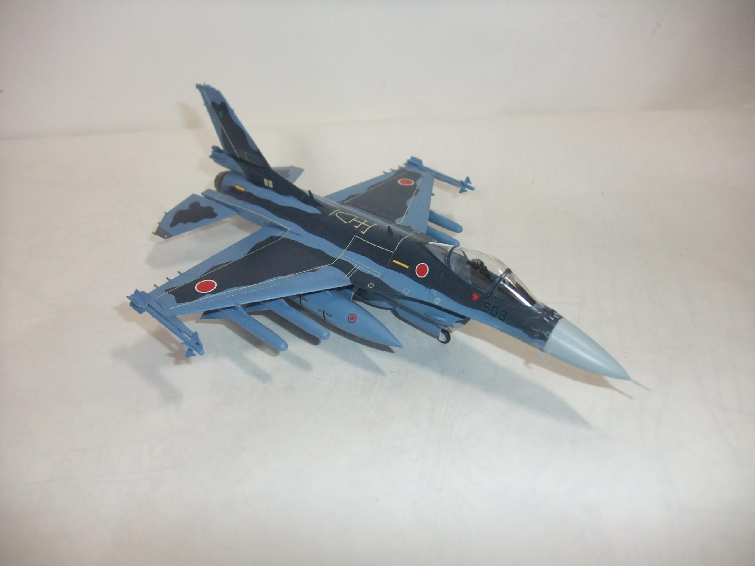Japan F-2 戦闘機モデル 1/72 スケール Amazon | 完成品 航空自衛隊 F2支援戦闘機 72分の1サイズ