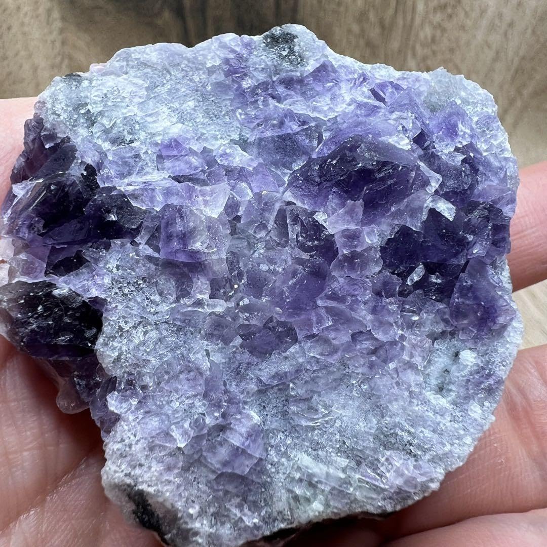 Amazon.co.jp: スモールキャビネットサイズ フローライト 水晶 共生  