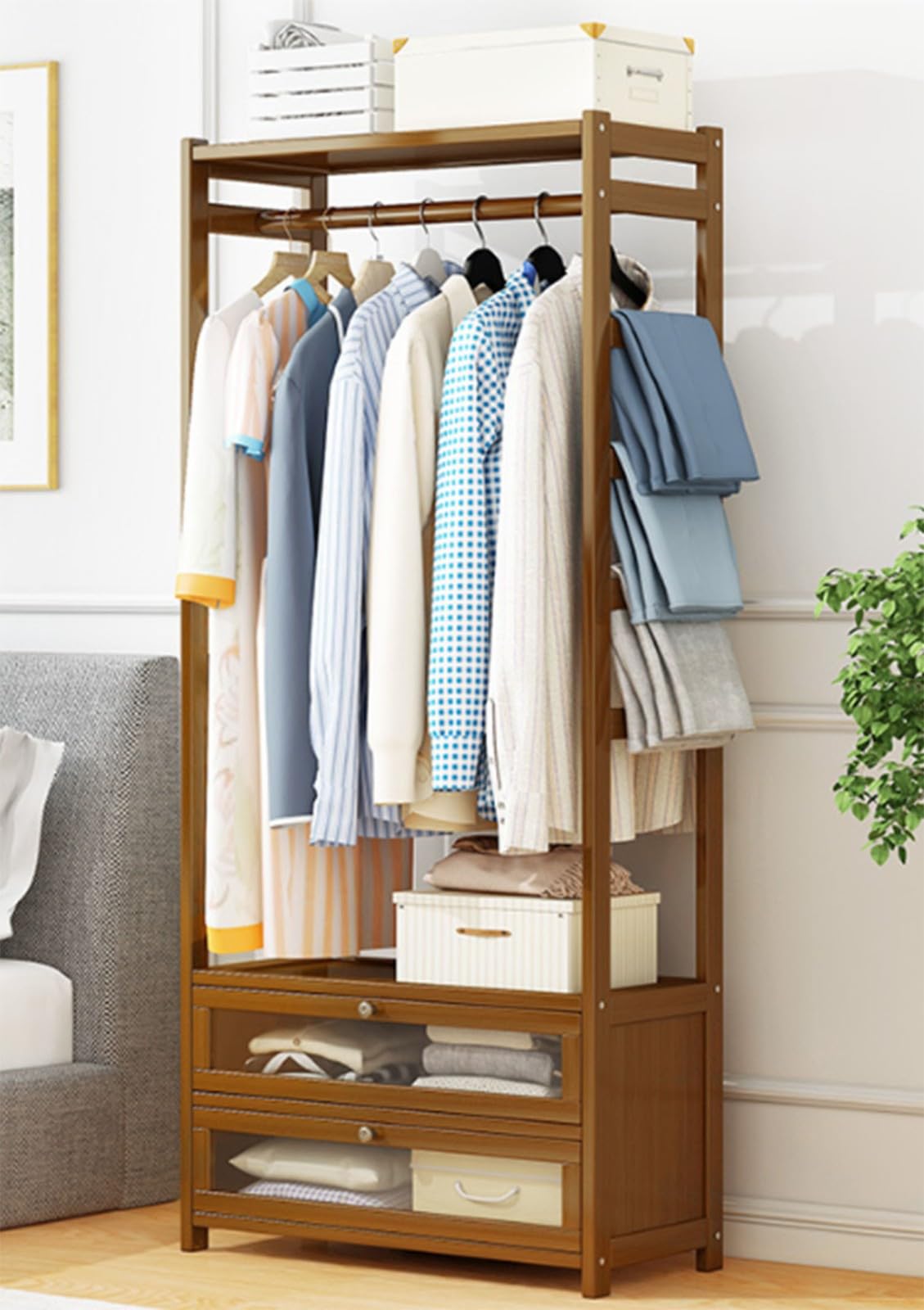 Penderie ouverte en bambou pour optimiser le rangement de votre chambre à coucher